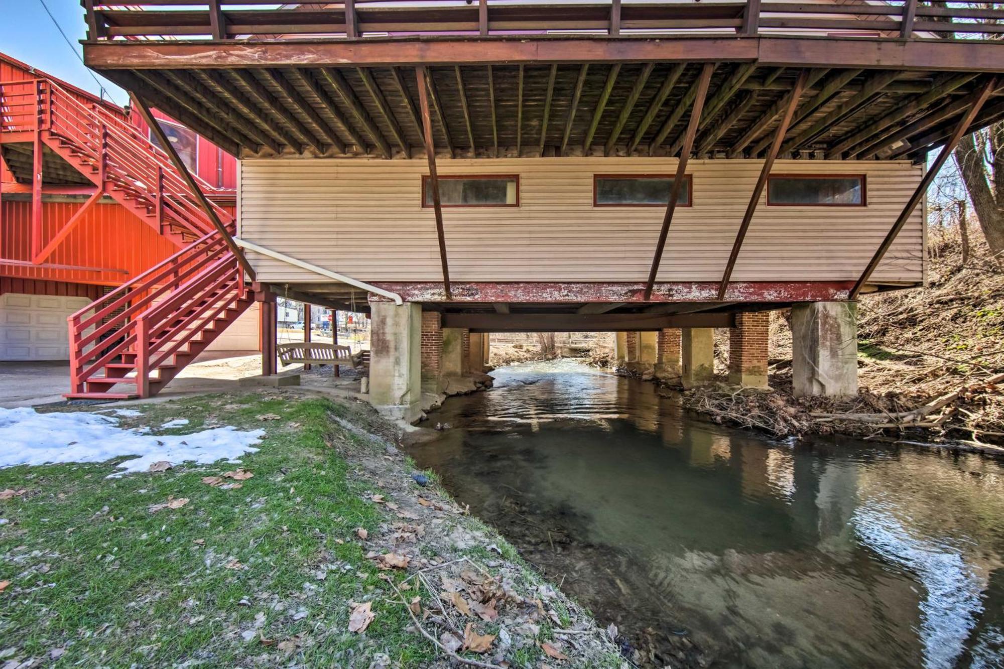 Runningwater Apartment In Lancaster With Deck Extérieur photo