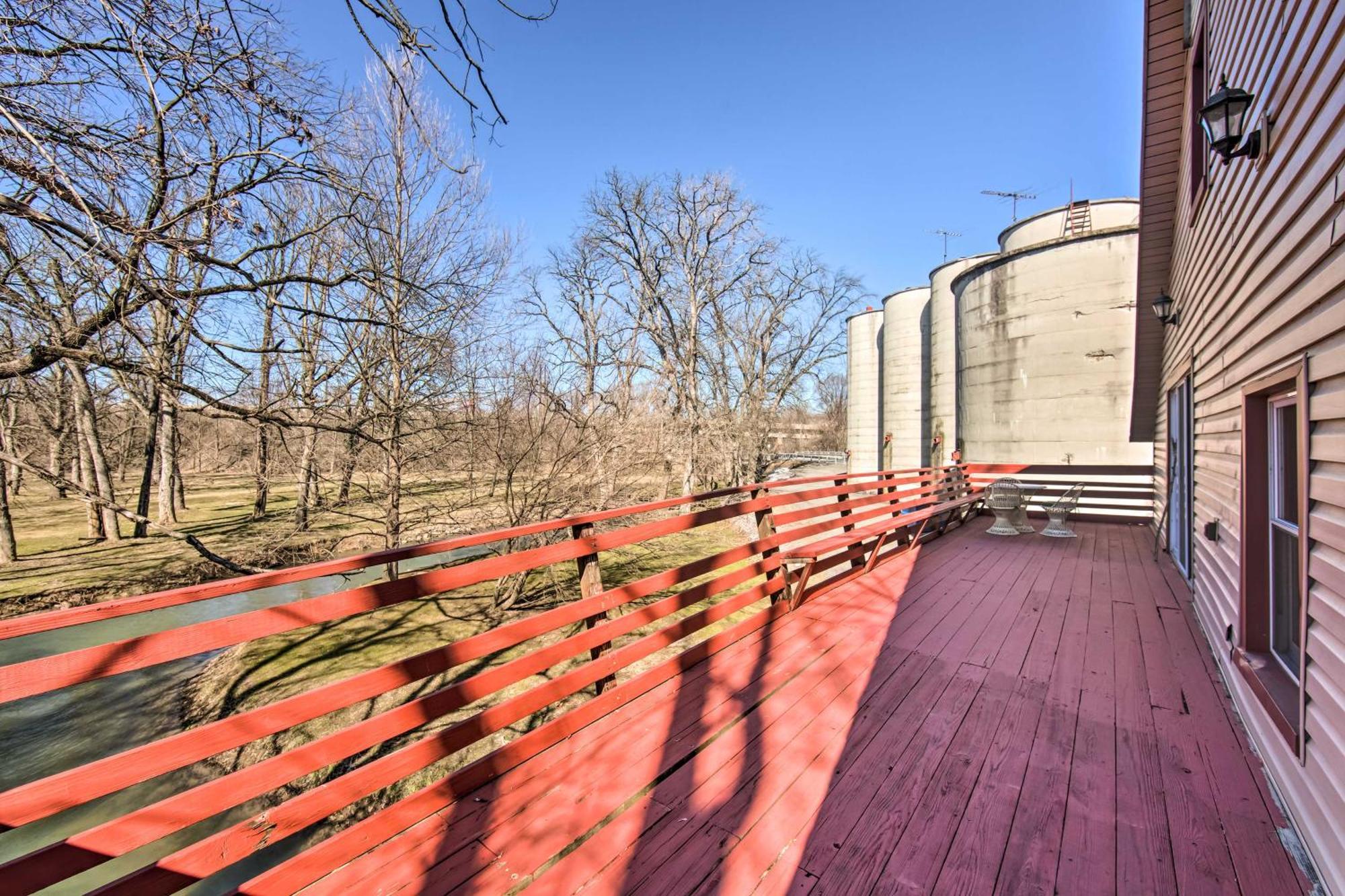 Runningwater Apartment In Lancaster With Deck Extérieur photo
