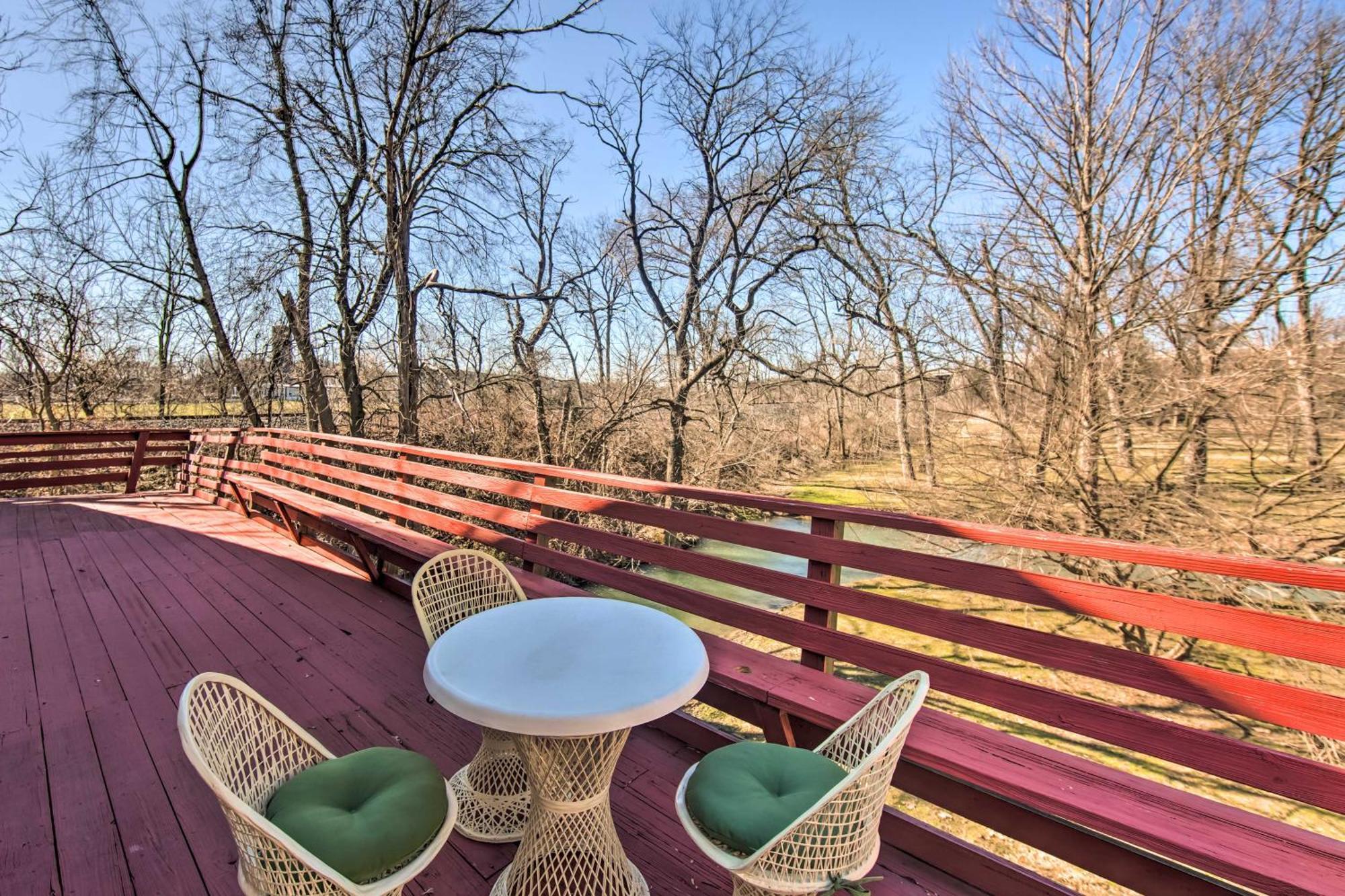 Runningwater Apartment In Lancaster With Deck Extérieur photo
